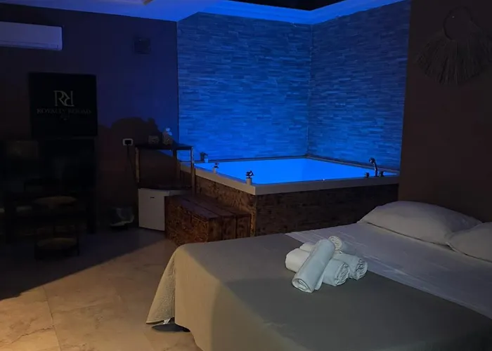Royalty Rooms & Spa Napoli